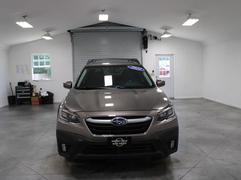Used 2021 Subaru Outback Premium AWD/4WD image 3