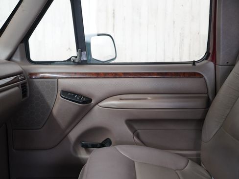 Used 1996 Ford Bronco Eddie Bauer image 28