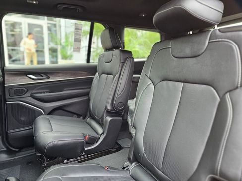 New 2026 Jeep Grand Cherokee L Limited Reserve AWD/4WD image 23