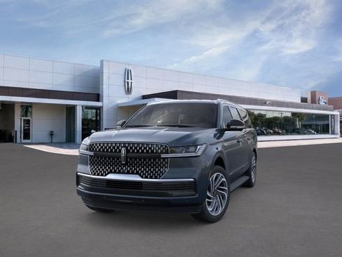 New 2026 Lincoln Navigator L Premier AWD/4WD image 3
