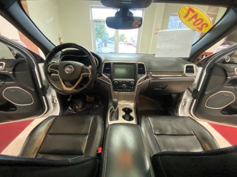 Used 2017 Jeep Grand Cherokee Overland image 29