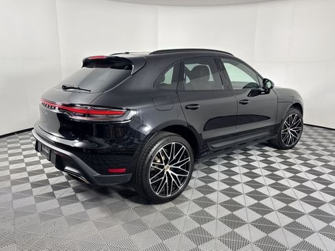Certified 2026 Porsche Macan AWD/4WD image 9