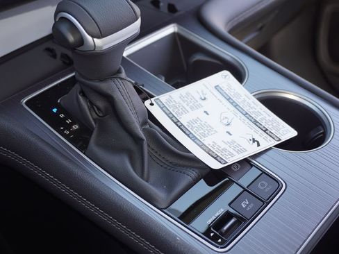 Certified 2026 Toyota Sienna XLE FWD image 19
