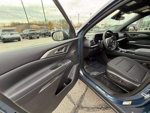 New 2026 Chevrolet Traverse LT w/ LPO, Floor Liner Package image 11