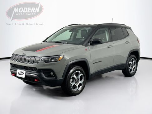 Used 2022 Jeep Compass Trailhawk w/ Trailhawk Convenience Group AWD/4WD image 1