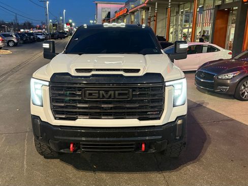 Used 2024 GMC Sierra 2500 AT4X image 13