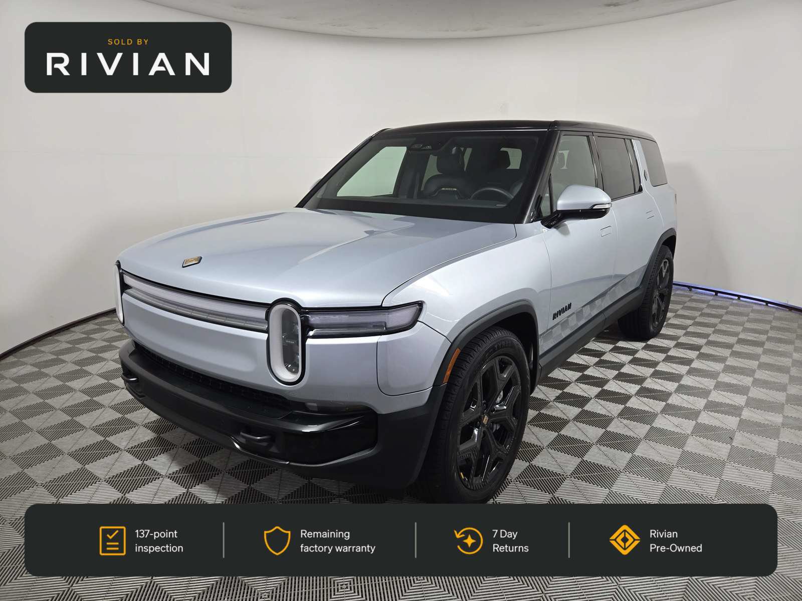 Used 2025 Rivian R1S Adventure Dual AWD/4WD image 1