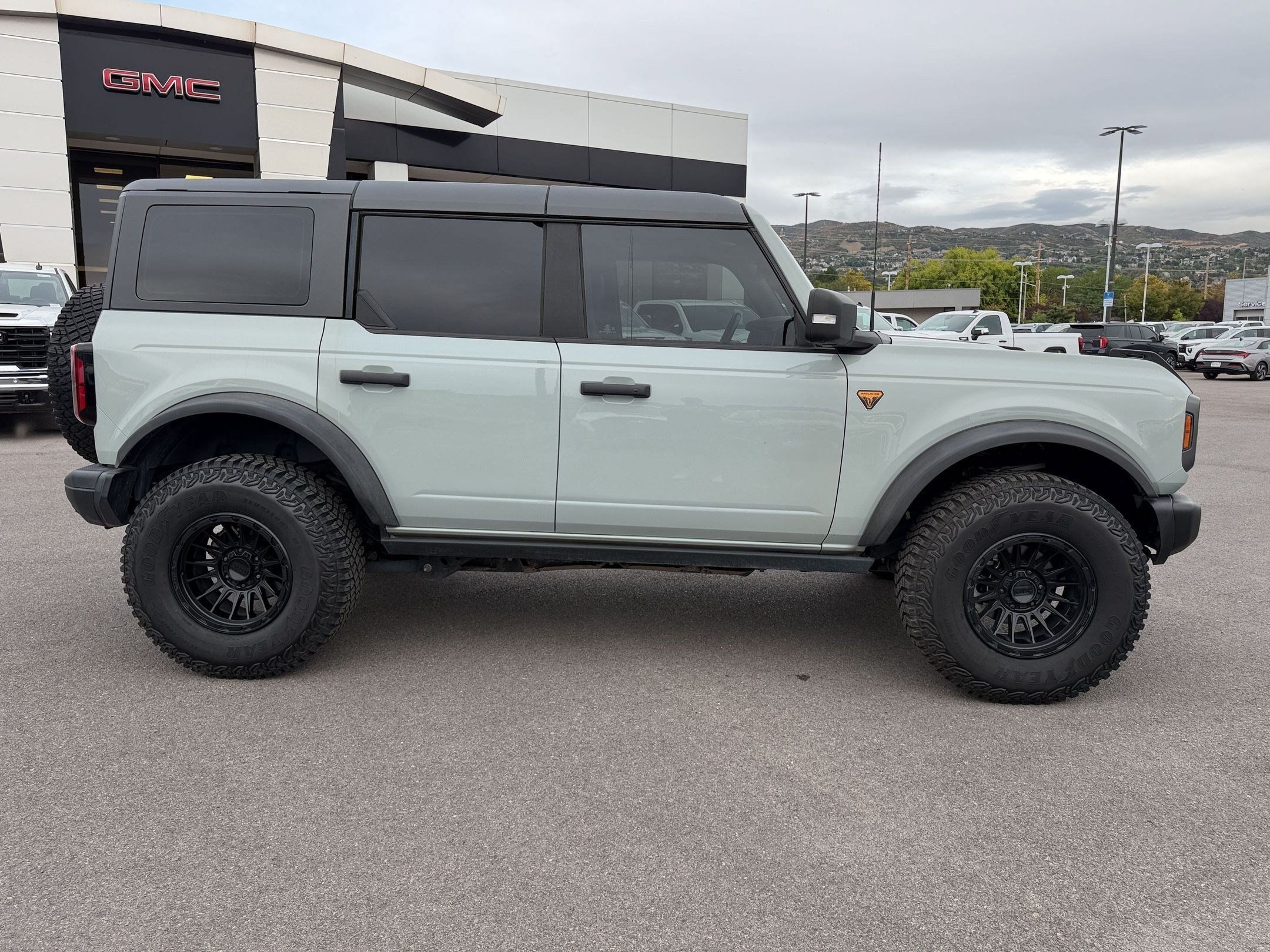 Used 2023 Ford Bronco Badlands w/ Sasquatch Package AWD/4WD image 6