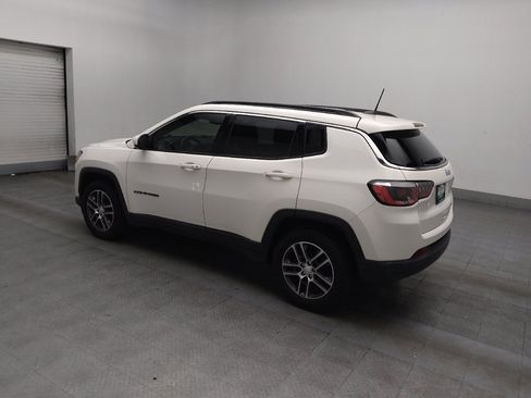 Used 2018 Jeep Compass Latitude w/ Popular Equipment Group FWD image 3