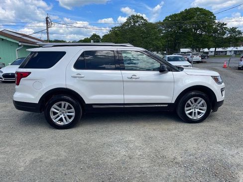 Used 2019 Ford Explorer XLT AWD/4WD image 9