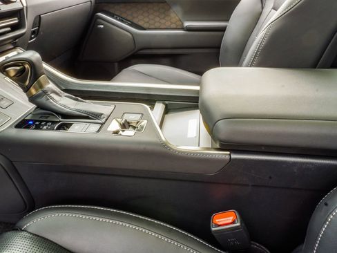Used 2024 Lexus GX 550 w/ Accessory Package (31) AWD/4WD image 20