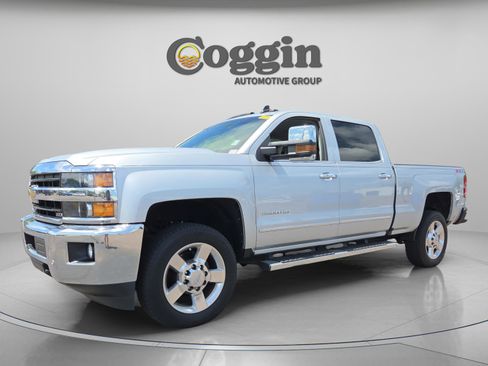 Used 2018 Chevrolet Silverado 2500 LTZ w/ Vortec Plus Package AWD/4WD image 1