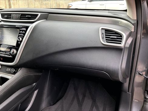 Used 2018 Nissan Murano SV image 18