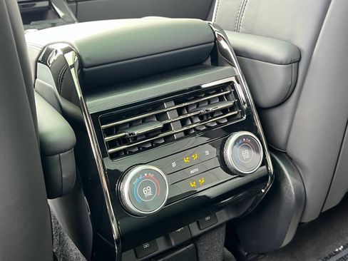 Used 2025 Land Rover Range Rover Sport Autobiography AWD/4WD image 32