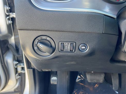 Used 2022 Dodge Charger SXT image 16