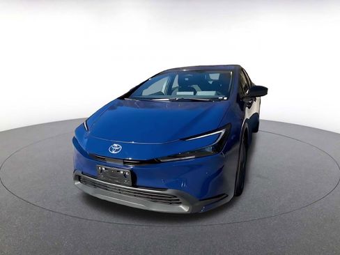 Used 2025 Toyota Prius LE image 7
