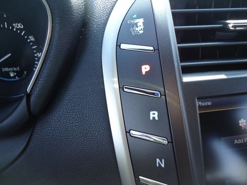 Used 2015 Lincoln MKC FWD image 18