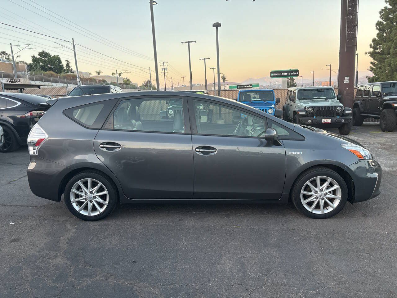 Used 2013 Toyota Prius V Five FWD image 5