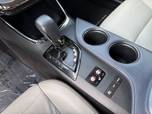 Used 2015 Toyota Avalon XLE Premium FWD image 31