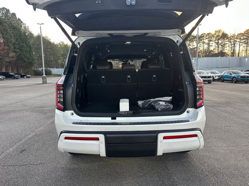 New 2026 Nissan Armada SL image 18