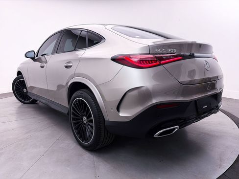 Used 2024 Mercedes-Benz GLC 300 4MATIC w/ AMG Line image 3