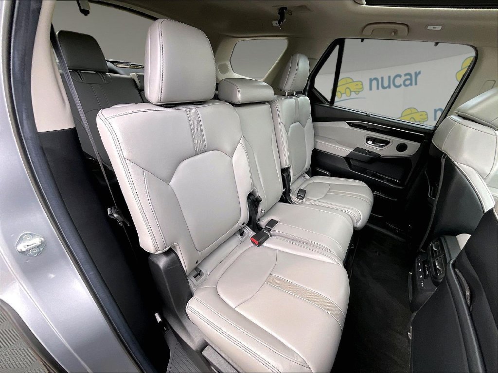 Used 2024 Honda Pilot Touring image 16
