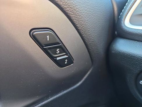 New 2026 Chrysler Pacifica Select w/ S Appearance Package image 25