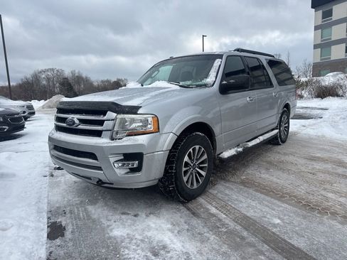 Used 2017 Ford Expedition EL XLT w/ Equipment Group 202A image 5