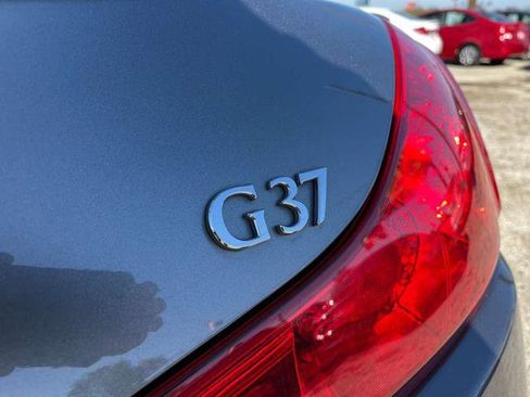 Used 2011 INFINITI G37 Journey w/ Premium Pkg image 11