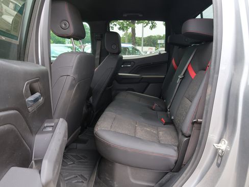 Used 2024 Chevrolet Colorado Z71 w/ Z71 Convenience Package 2 AWD/4WD image 33