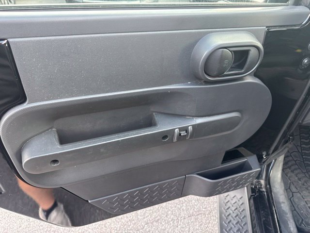 Used 2010 Jeep Wrangler Unlimited Sport AWD/4WD image 14