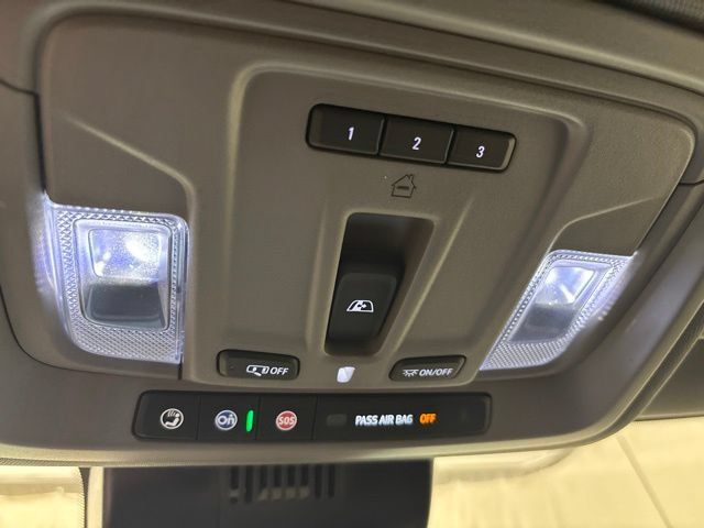 Used 2025 Chevrolet Silverado 1500 LTZ AWD/4WD image 26