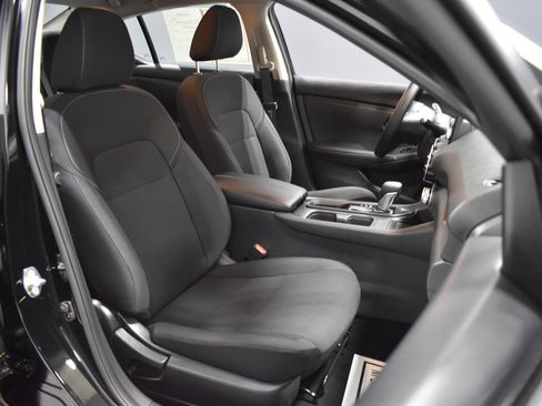 Used 2025 Nissan Sentra S image 13