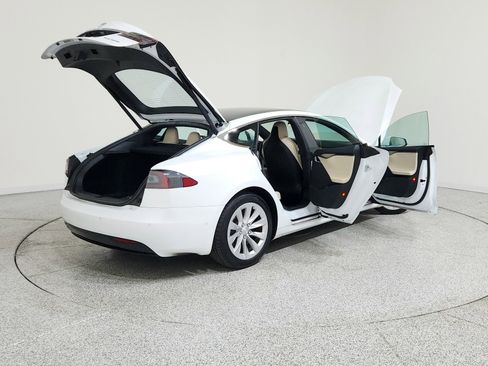 Used 2020 Tesla Model S Long Range Plus image 7