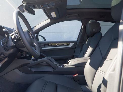 New 2026 Porsche Cayenne Coupe image 17