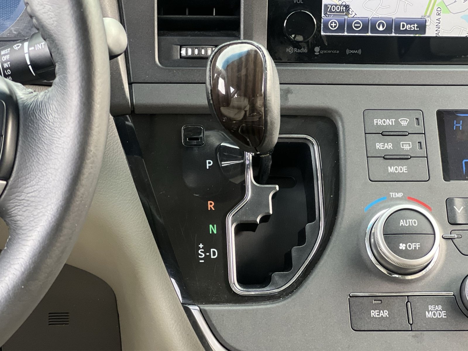 Used 2017 Toyota Sienna XLE w/ XLE Navigation Package FWD image 21