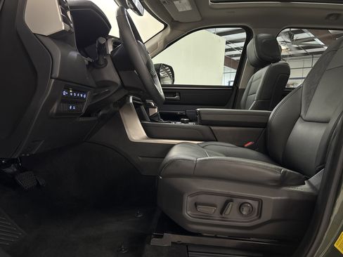 Used 2023 Toyota Tundra Limited image 24