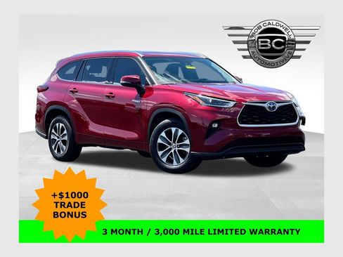 Used 2021 Toyota Highlander XLE FWD image 1