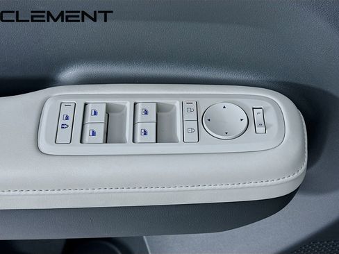 Used 2025 Hyundai Santa Fe SEL FWD image 25