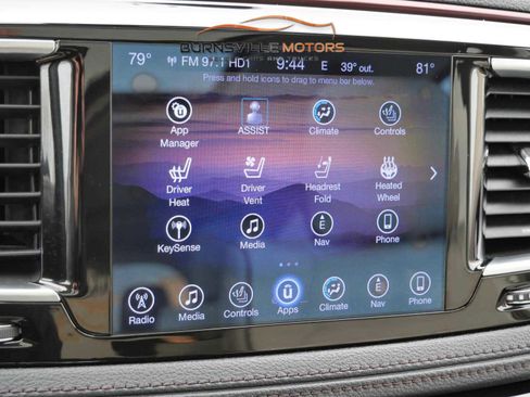 Used 2017 Chrysler Pacifica Limited image 22