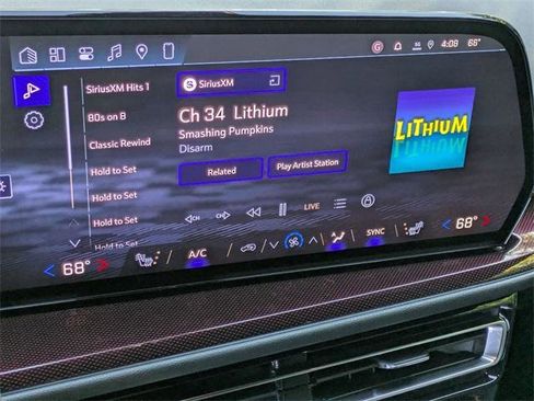 New 2026 Chevrolet Traverse Z71 w/ Driver Confidence Package image 18