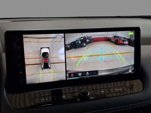 Used 2025 Nissan Rogue SL image 26