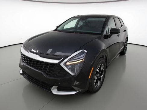 Used 2025 Kia Sportage LX image 3