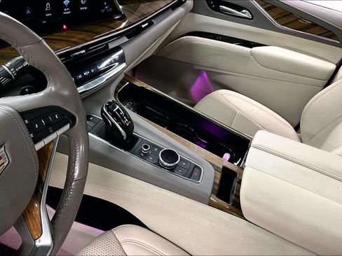 Used 2021 Cadillac Escalade ESV Sport Platinum w/ LPO, ONYX Package AWD/4WD image 18