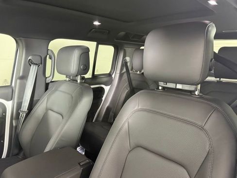 New 2026 Land Rover Defender 110 X-Dynamic SE AWD/4WD image 15