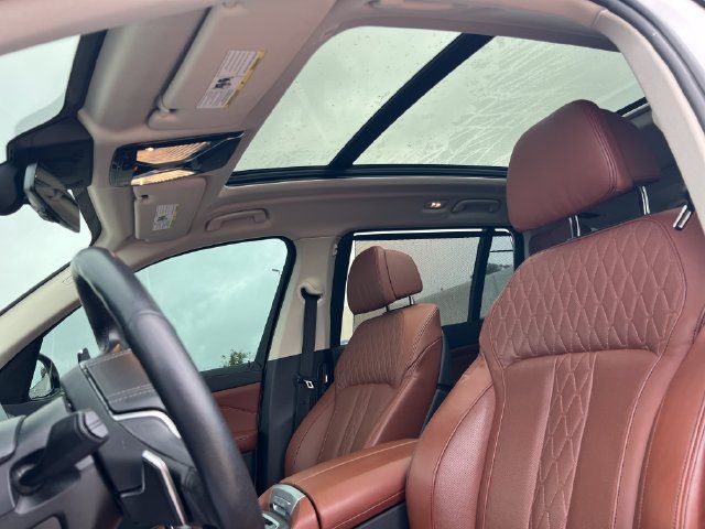 Used 2022 BMW X7 xDrive40i w/ Premium Package AWD/4WD image 39