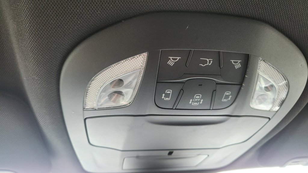 Used 2025 Chrysler Pacifica Select FWD image 19