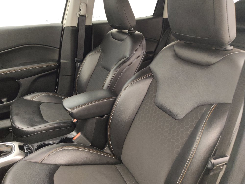 Used 2019 Jeep Compass Latitude w/ Popular Equipment Group FWD image 18