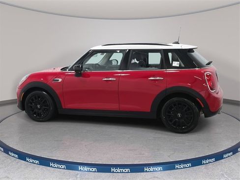 Used 2021 MINI Cooper 4-Door Hardtop w/ 6.5" Touchscreen Package image 9