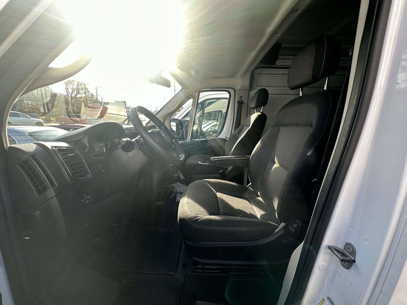 Used 2022 RAM ProMaster 2500 FWD image 3